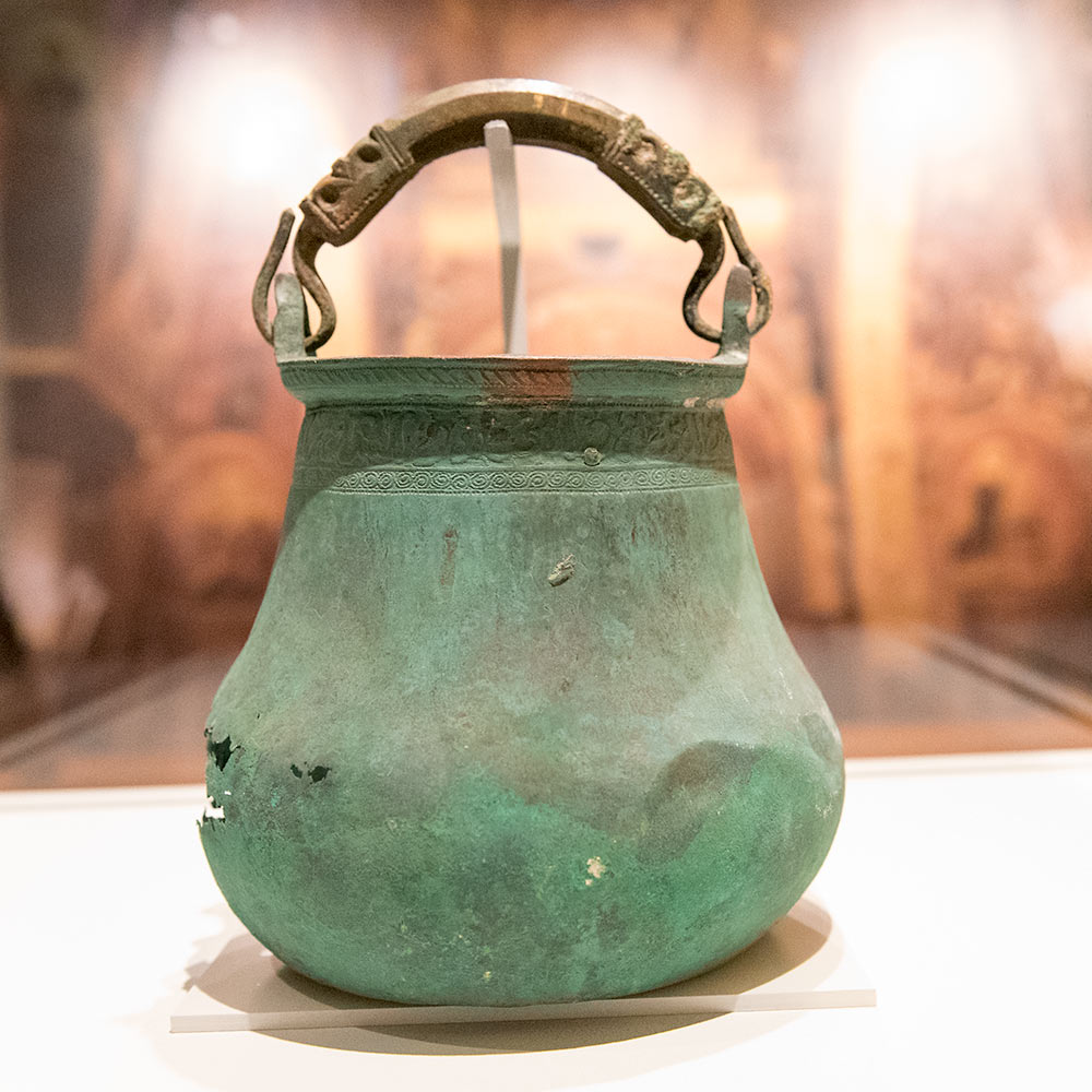 Arab-Norman bronze pail (c. 1100-1200) from the Contrada Bambina shipwreck