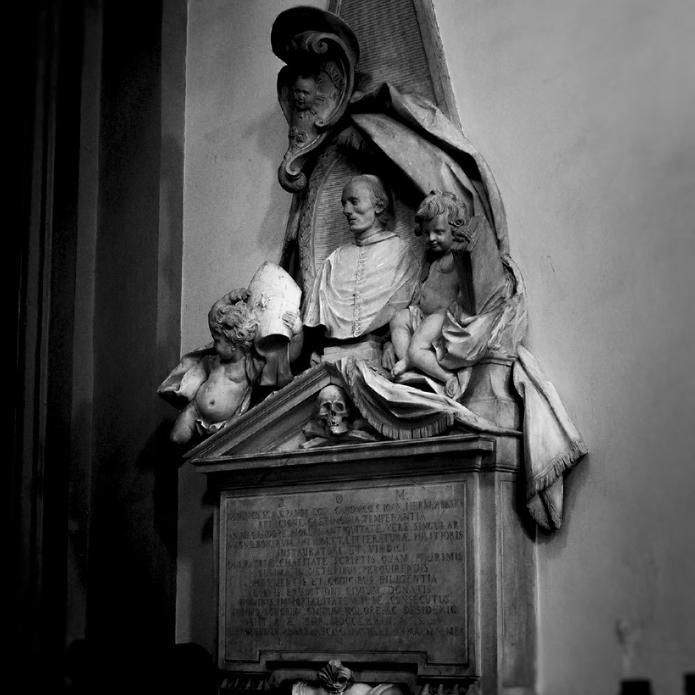 Detail of a funerary monument (1773) with skull.