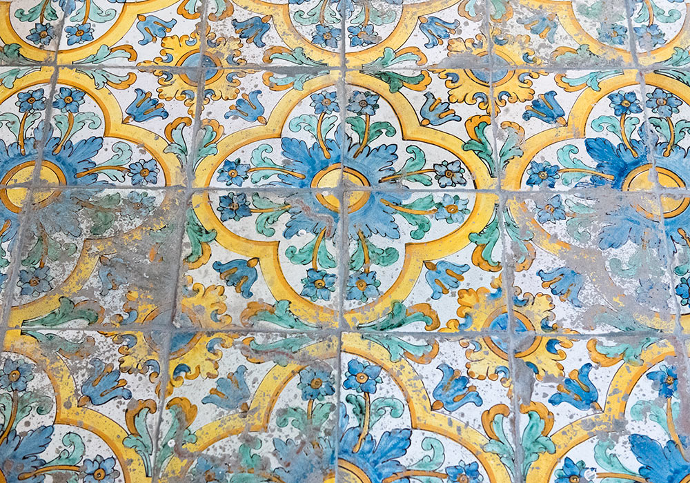 majolica tiles (from Caltagirone) in the church of Santa Chiara