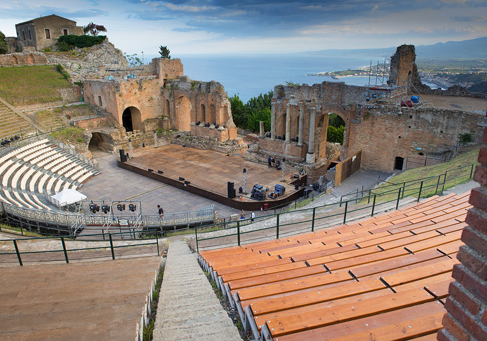 The Beautiful Greek Theatre in Taormina! Wonders of Sicily