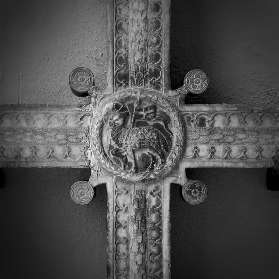 Lamb of God on cross C15, Chiesa di San Francesco d’Assisi, Palermo.