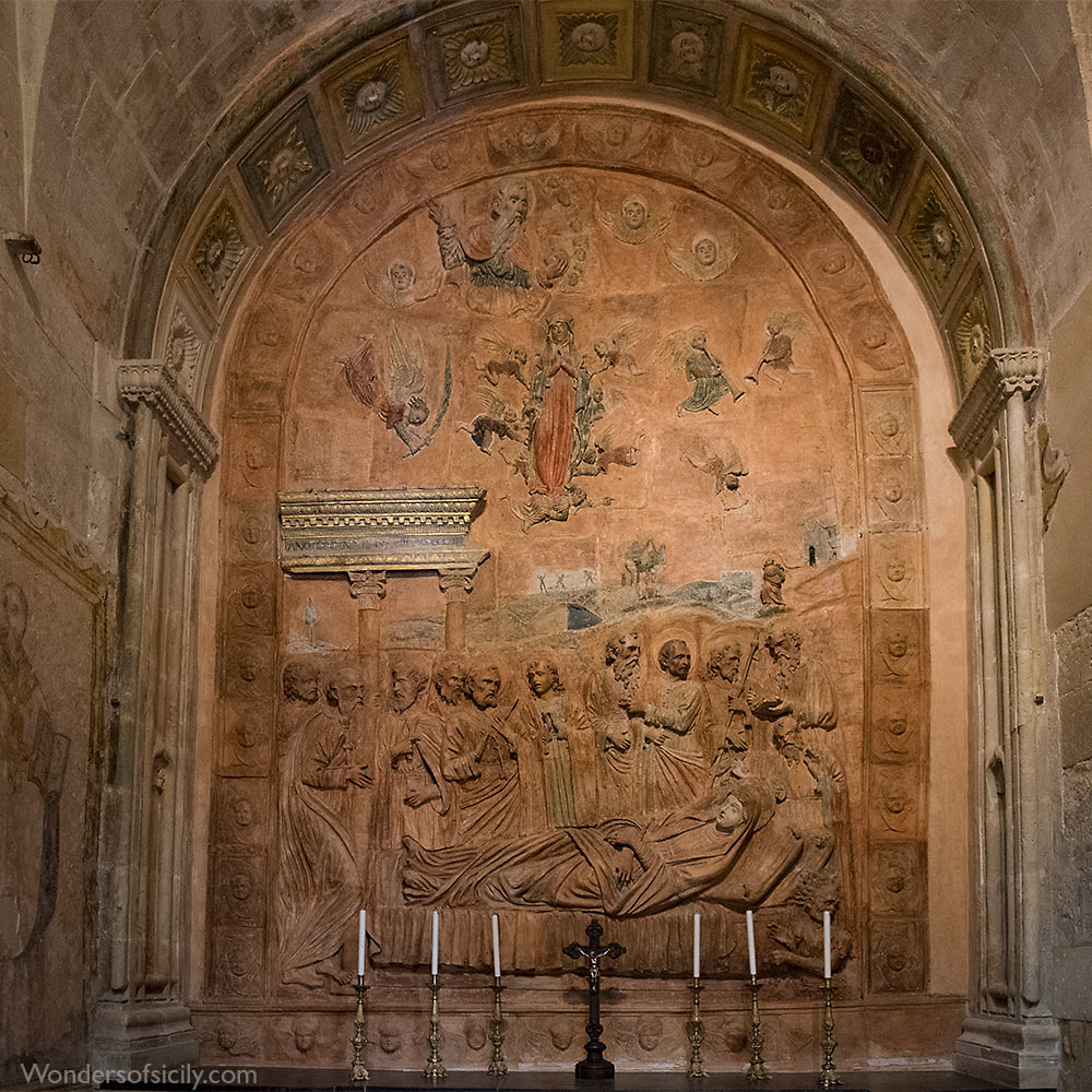 Ragusa, Sicily: Dormition of the Virgin (1538, the Gagini school). Coloured terracotta. The church of Santa Maria delle Scale