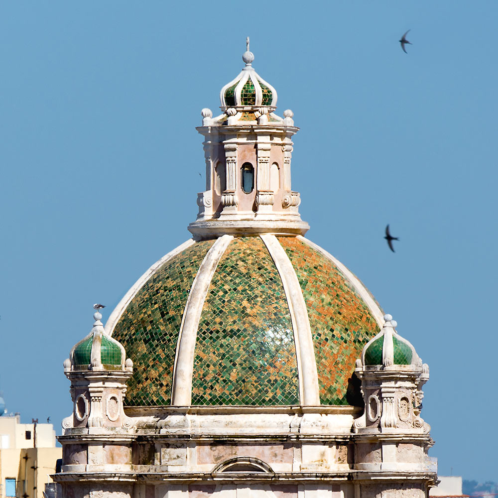 Trapani: Tiled dome.