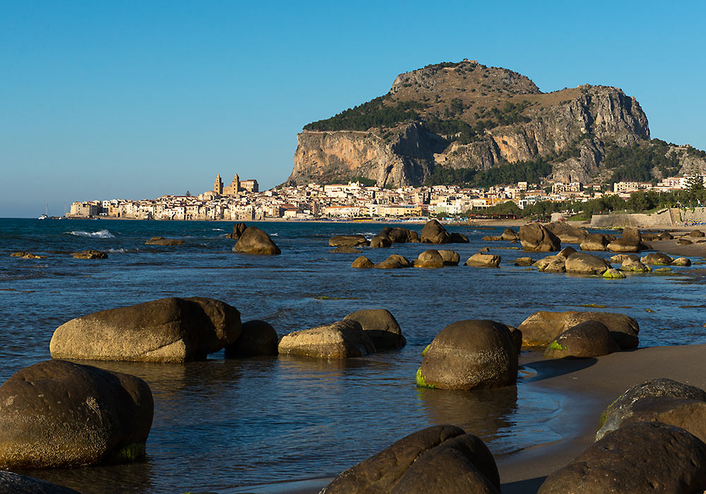 Cefalù and la rocca di Cefalù