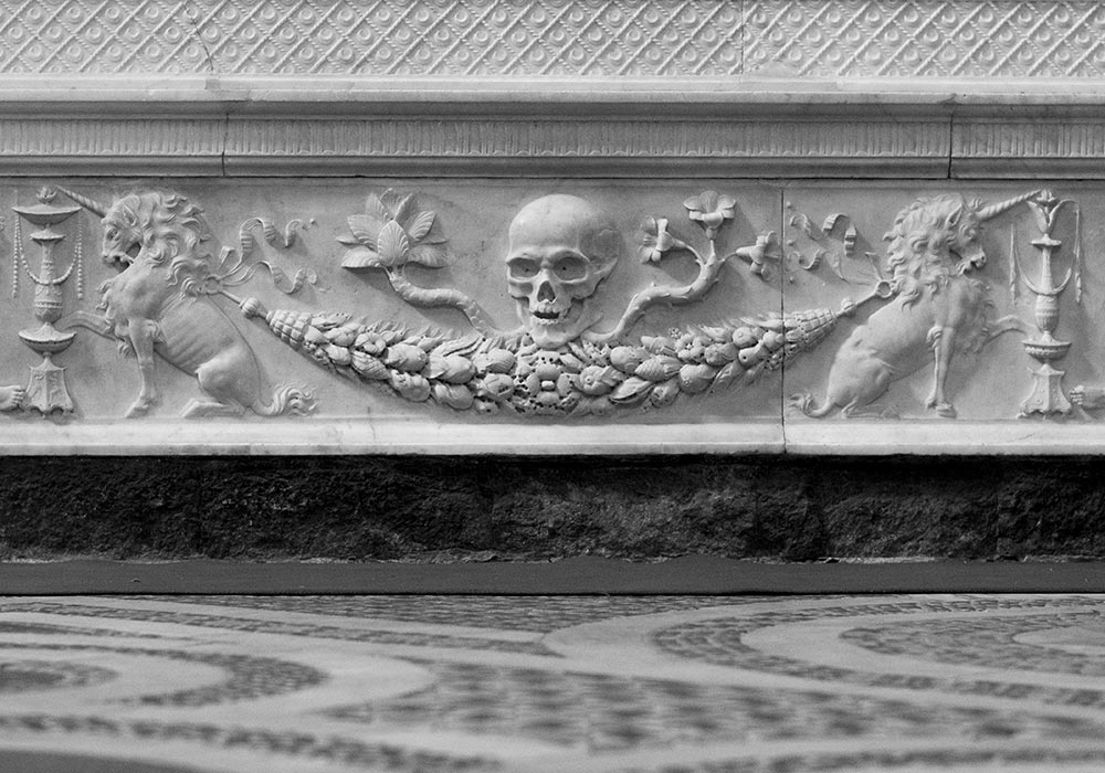 Detail of a tomb in Chiesa di Sant'Anna dei Lombardi, Napoli