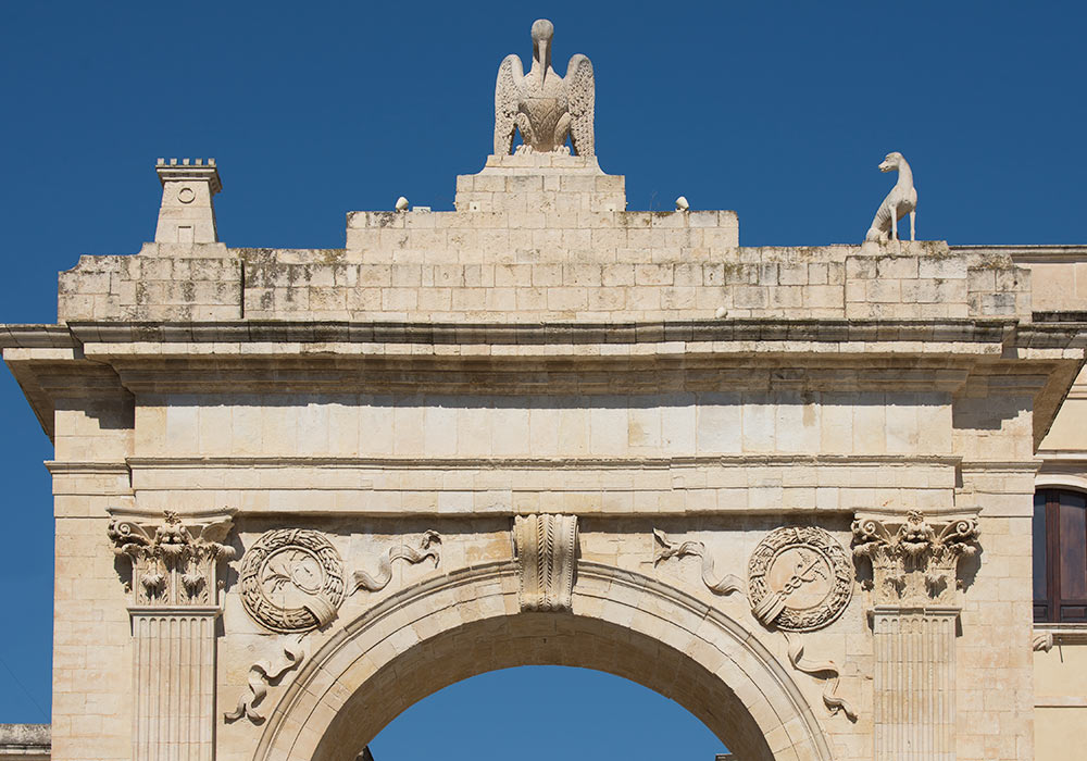 Porta Reale (1838), Noto