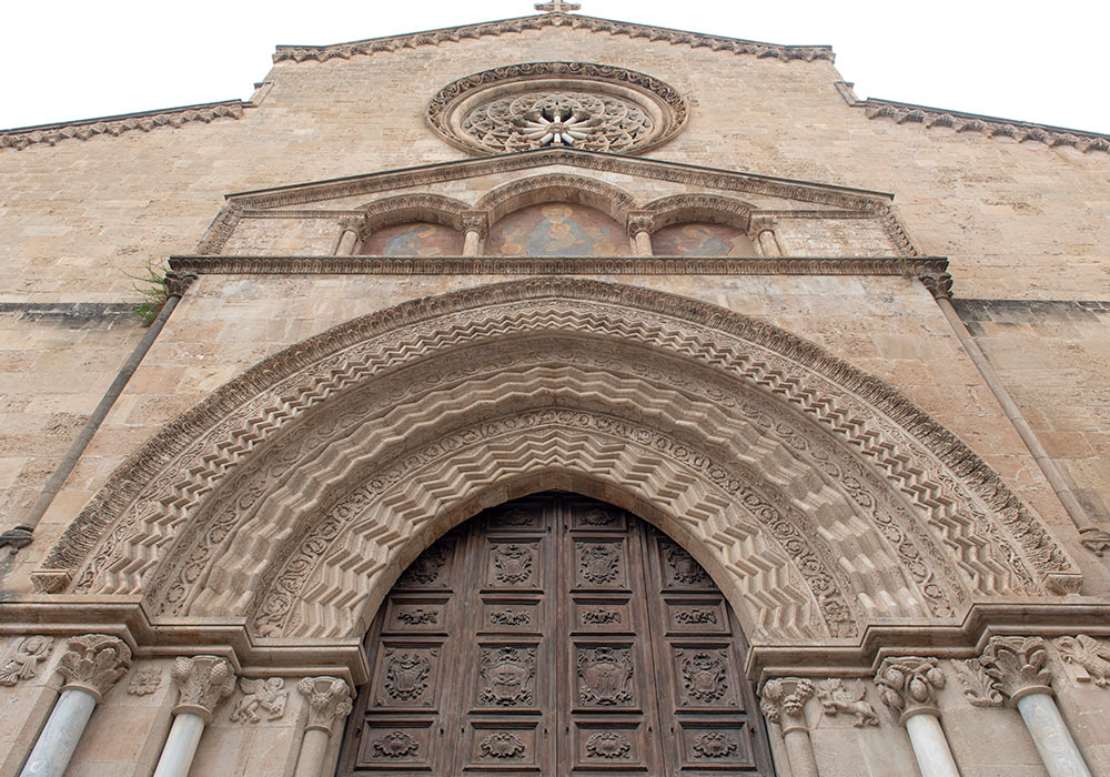 Chiesa di San Francesco d’Assisi: Portal and rose window