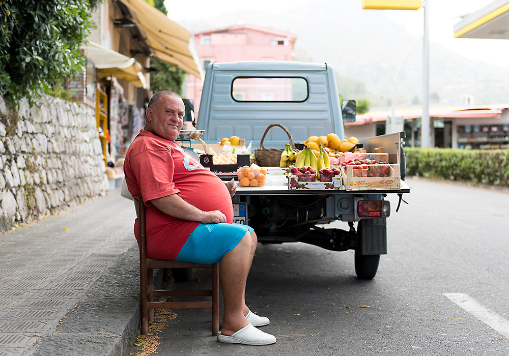 A fruit vendor in Via Luigi Pirandello, Taormina.