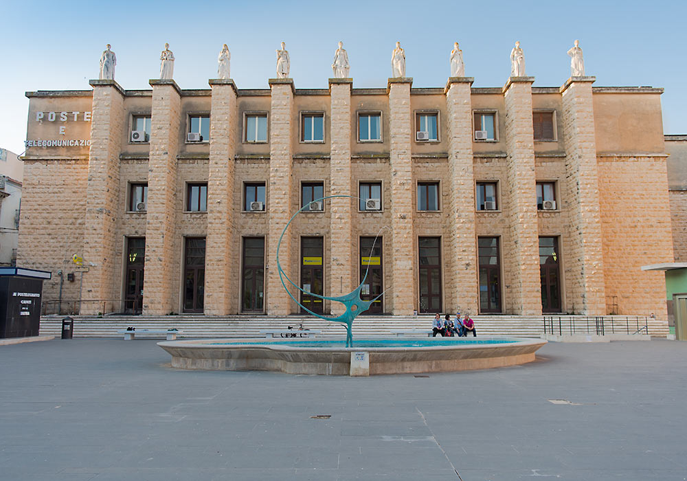 Fascist architecture. The post office in Ragusa Superiore (1930)