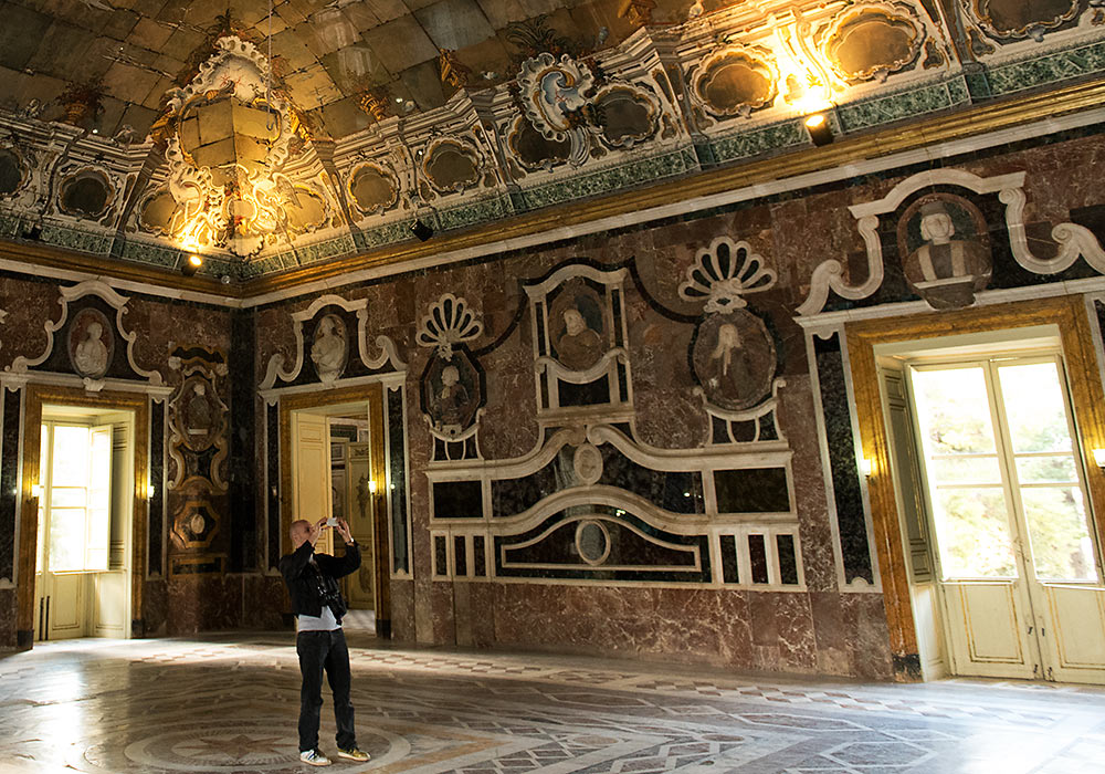 Hall of mirrors, Villa Palagonia.  Photo: Per-Erik Skramstad