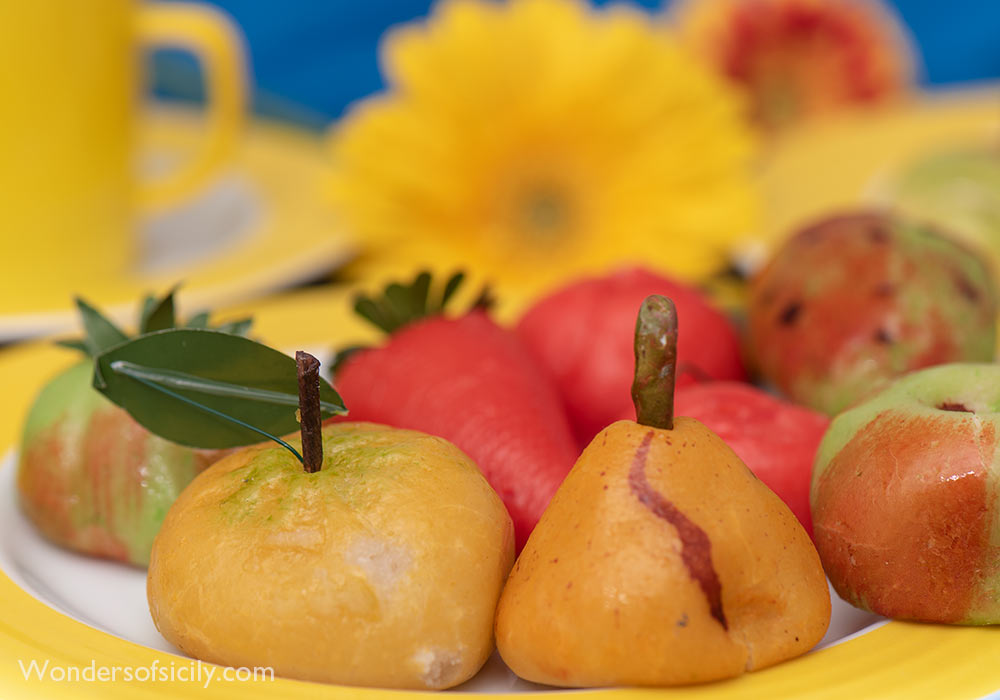 Frutta martorana (Sicilian: frutta marturana), marzipan