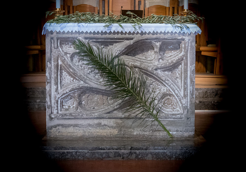 14th-century stone altar in la Magione, Palermo