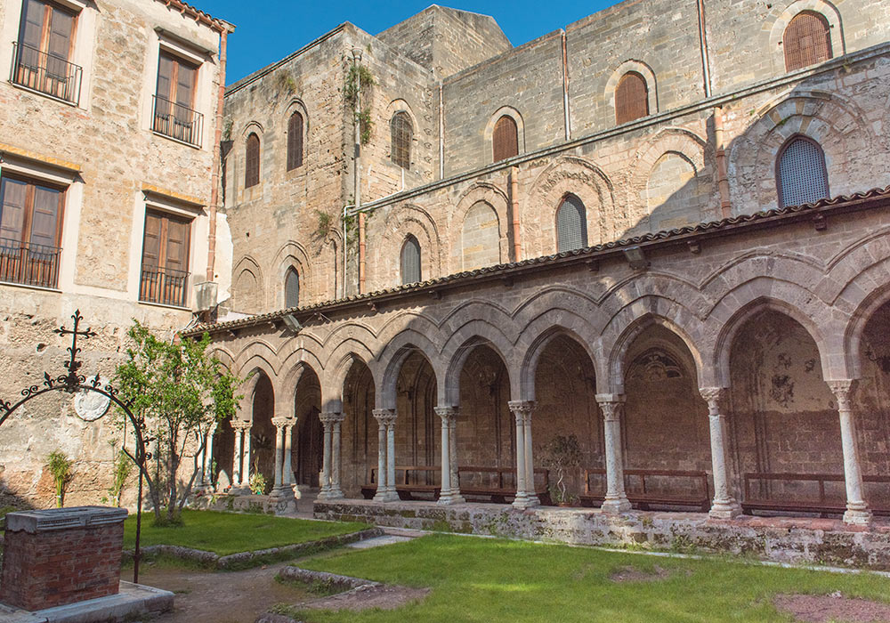 La Magione, Palermo: Cistercian cloister from c. 1190