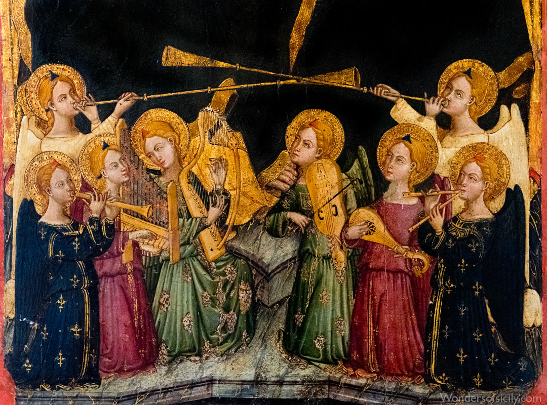 Angels playing during the Coronation of the Virgin