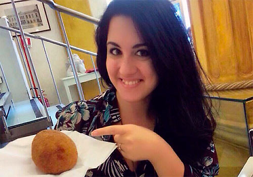 Laura Leonardi with arancino - arancina