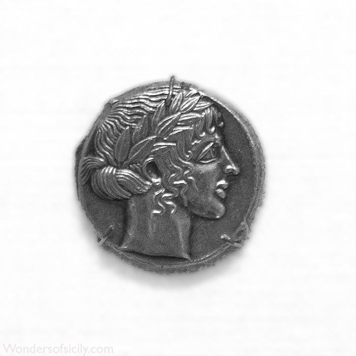 Silver tetradrachm: Head of Apollo / lion's head.
Leontinoi, Sicily